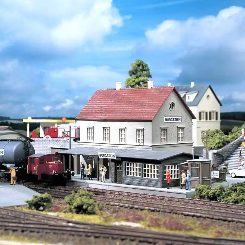 Gare type "Burgstein"-HO 1/87-PIKO 61820 Livraison Express