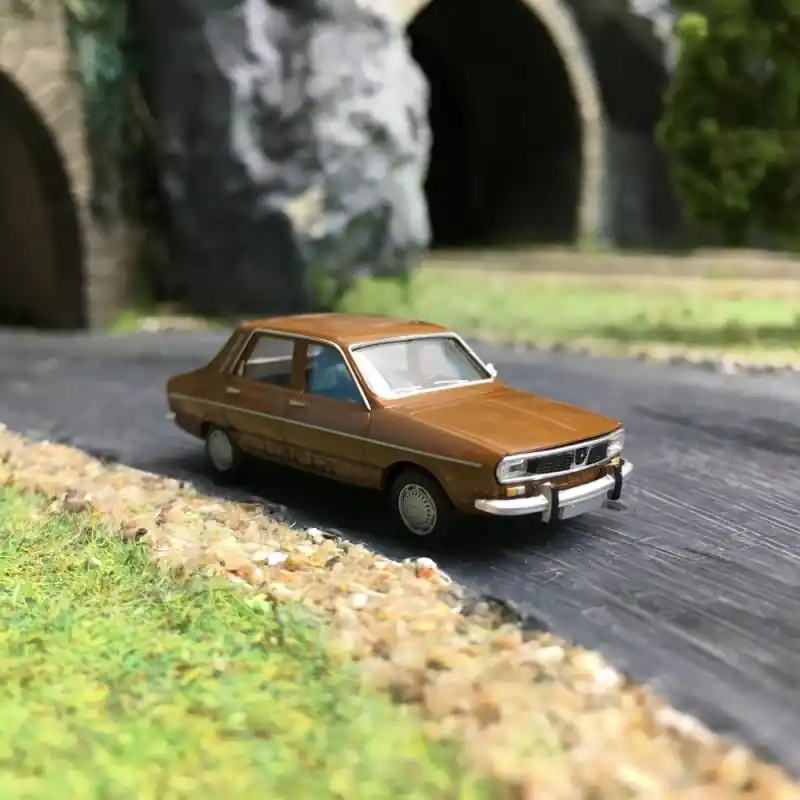 Dacia 1300 Marron-HO 1/87-BREKINA 14518 Haute Qualité