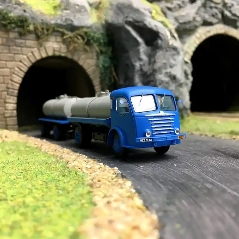 Paiement Sécurisé Panhard Movic "Citerne + remorque"-HO 1/87-REE CB100