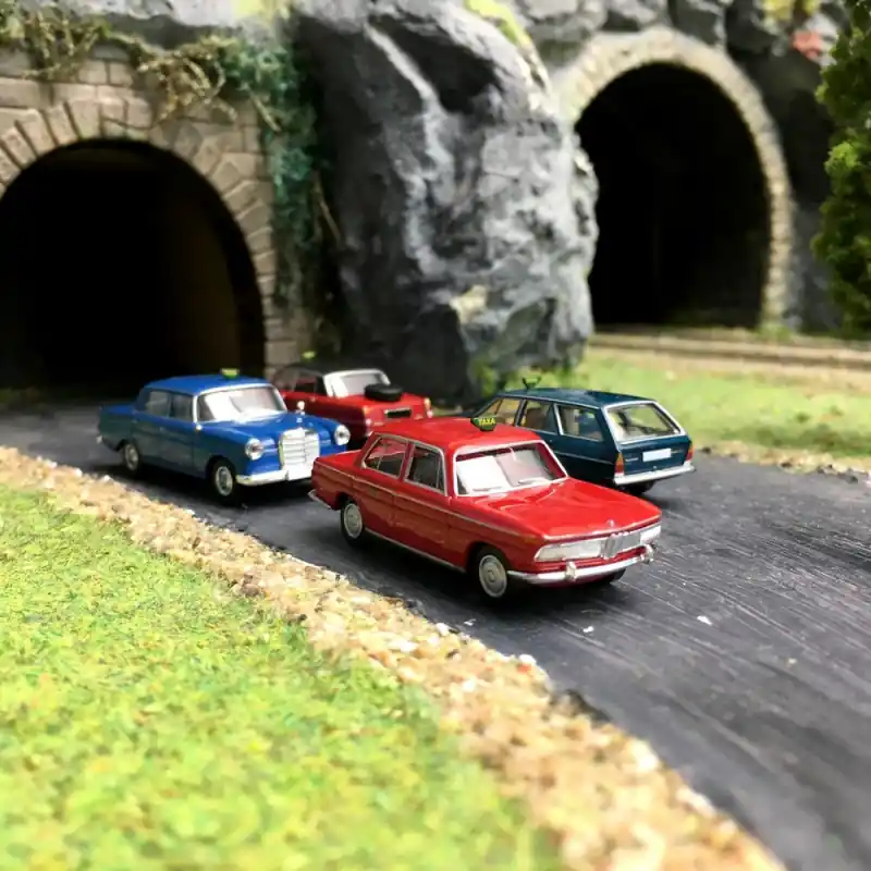 Offre Exclusive Set de 4 Taxis N°2-HO 1/87-BREKINA 90467