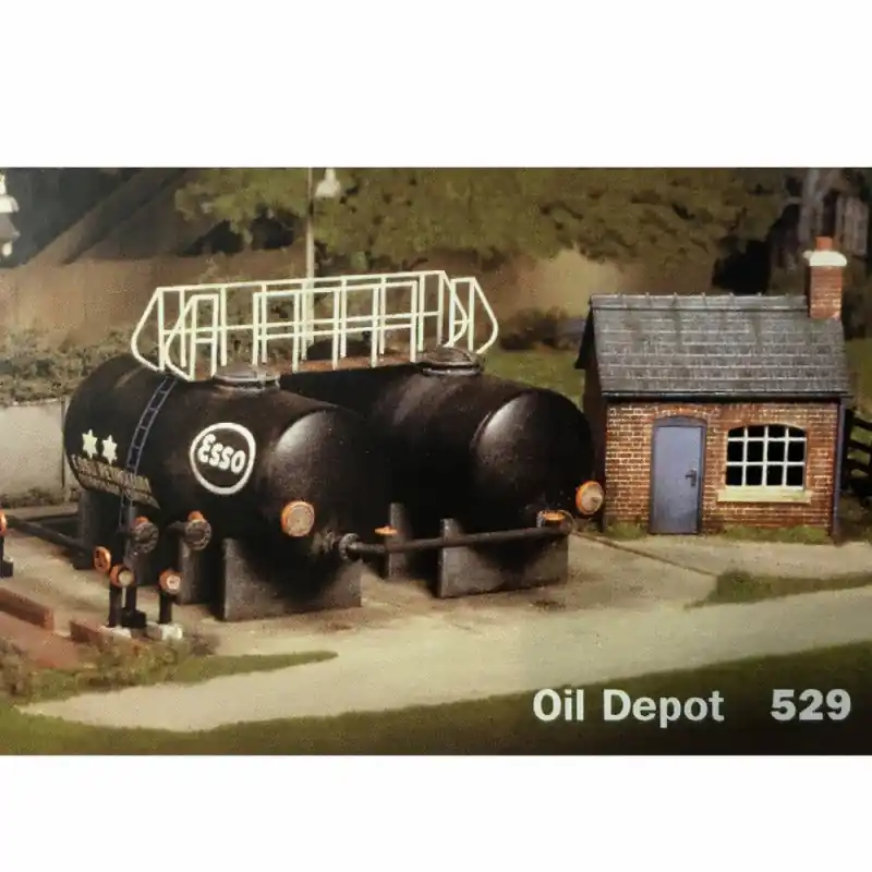 Offre Du Jour Petit dépôt de carburant avec maisonnette -HO-1/87-RATIO 529
