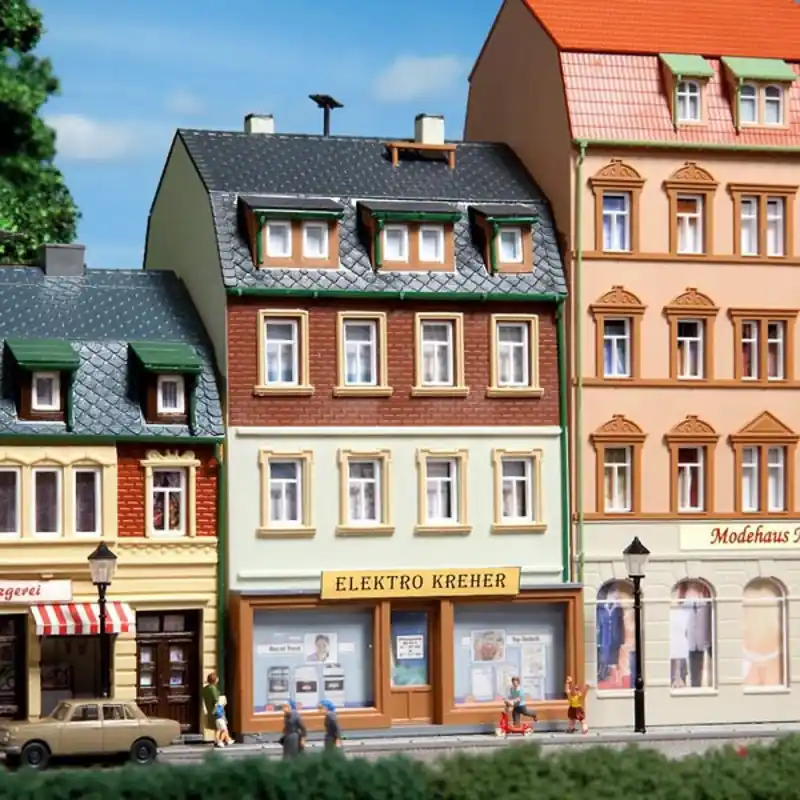 Maison de ville avec commerce au Rdc-HO-1/87-/TT AUHAGEN 12252 Meilleure Vente