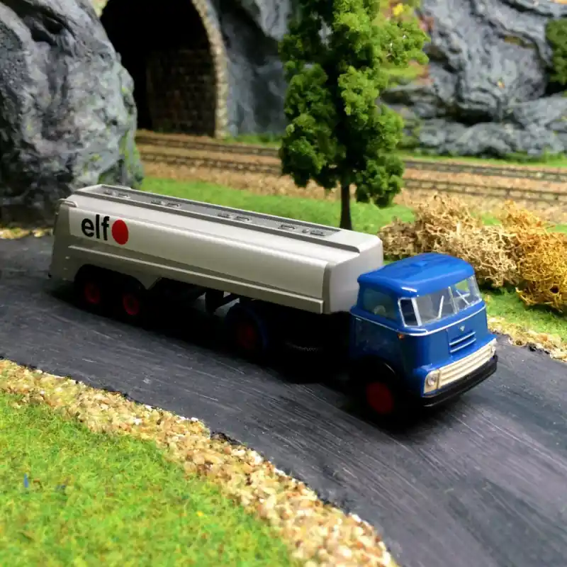 Camion semi-remorque citerne DAF DO 2000 ELF-HO-1/87-BREKINA 85225/2794 Promotion Saisonnière