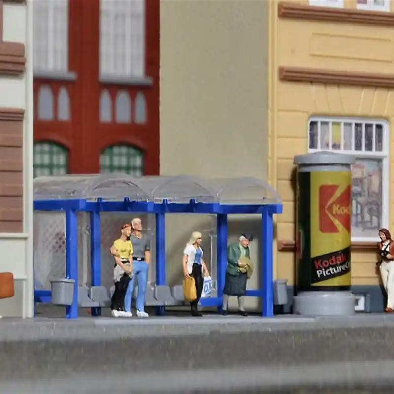 Remise Arrêt de bus avec tour publicitaire-HO-1/87-KIBRI 38142