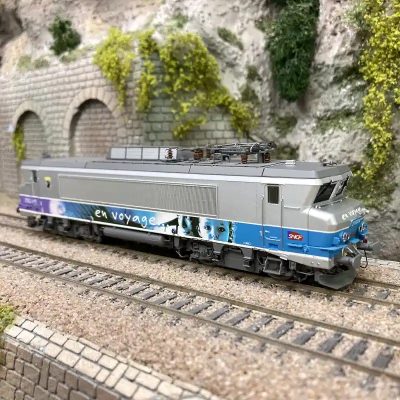 Locomotive électrique BB 15034R, "En voyage", Carmillon, SNCF, Ep. VI digital AC 3R - LSMODELS 10985 - HO 1/87 Achetez Aujourd'hui