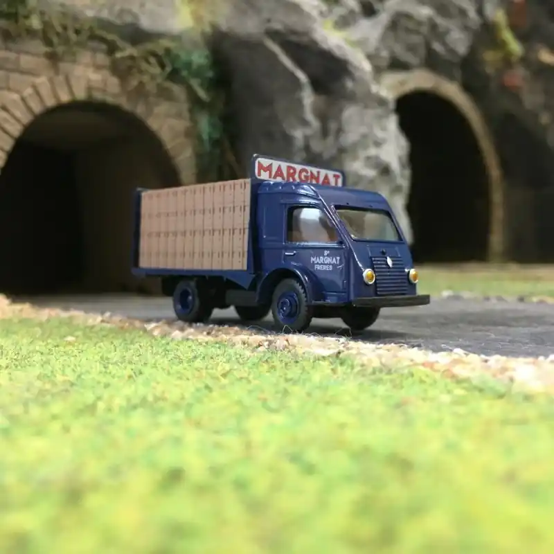 Camion Renault 2.5t Vins Margnat-HO 1/87-SAI RETRO 87 3579 Acheter En Ligne