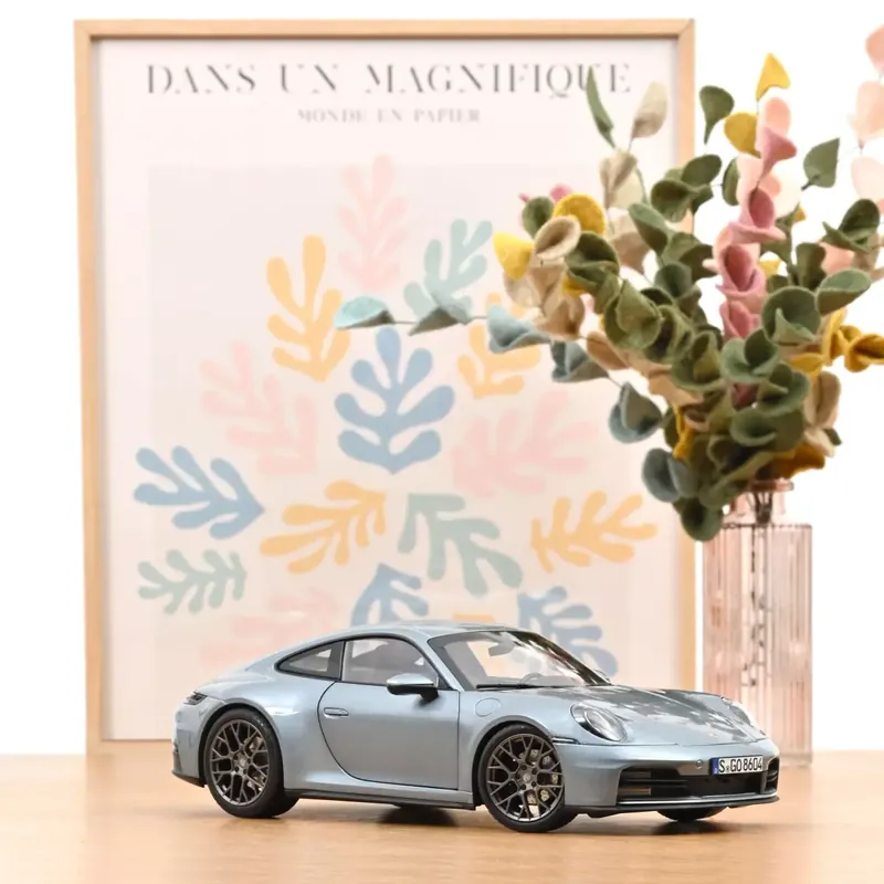 Dernier Modèle Voiture miniature collection 1/18 Porsche 911 Carrera 2025 964 polarsilvermetallic Norev 187170