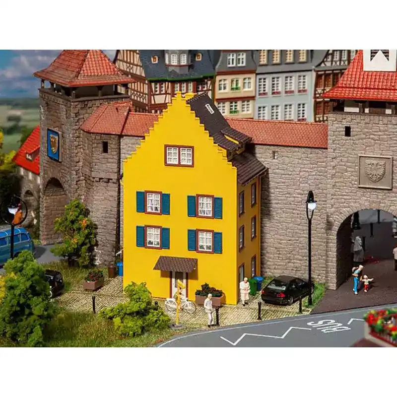FALLER 130709 Petit Immeuble D‘angle - HO 1/87 Meilleure Vente