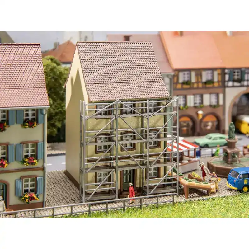 FALLER 232175 Maison De Ville Avec Échafaudage - N 1/160 Nouvel Arrivage