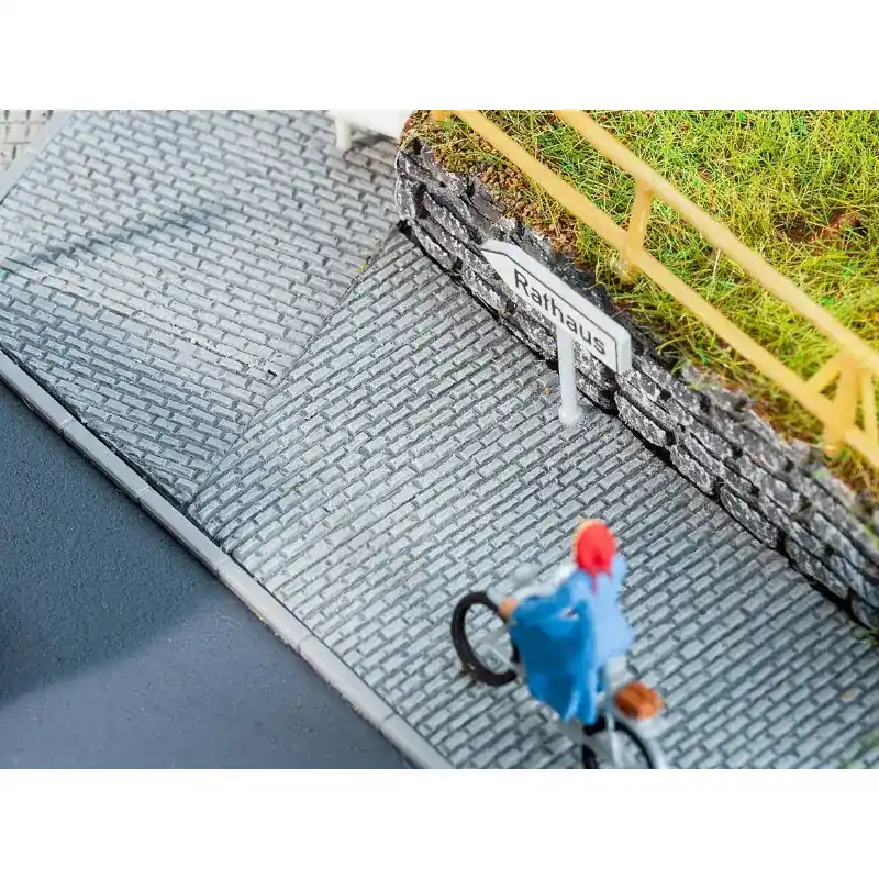 Offre Exclusive FALLER 170318 Feuille De Décor En Relief Trottoir Pavé 300 X 120 Mm - HO 1/87