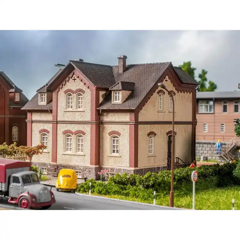 FALLER 130752 Maison De Quartier Bergmannsplatz 1 - HO 1/87 Offre Du Jour