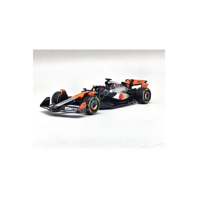 Mclaren f1 mcl39 team mclaren 81 oscar piastri grand prix de silverstone 2025 (packaging premium avec casque) Seulement Aujourd'hui