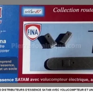 *SOLDES* - KIT RÉSINE, 2 DISTRIBUTEURS D‘ESSENCE SATAM AVEC VOLUCOMPTEUR ET UN LAMPADAIRE FACTICE ‘‘FINA‘‘ Remise