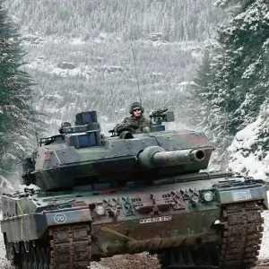 Usine Directe Rye Field Model RM-5066 Leopard 2A6 Main Battle Tank with Full Interior