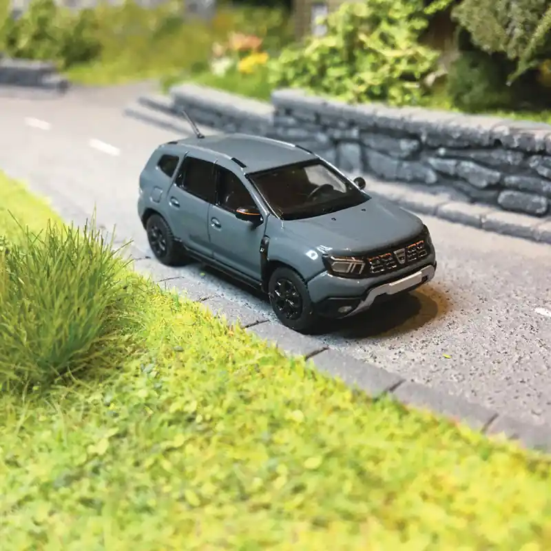 DACIA Duster 2, Gris Foncé - PCX87 / SAI 7382 - HO 1/87 Réduction