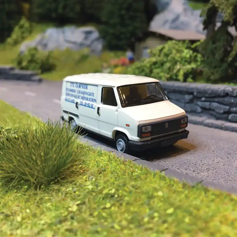 Peugeot J5 "Ets GARNIER" - BREKINA / SAI 7171 - HO 1/87 Prix Cassé