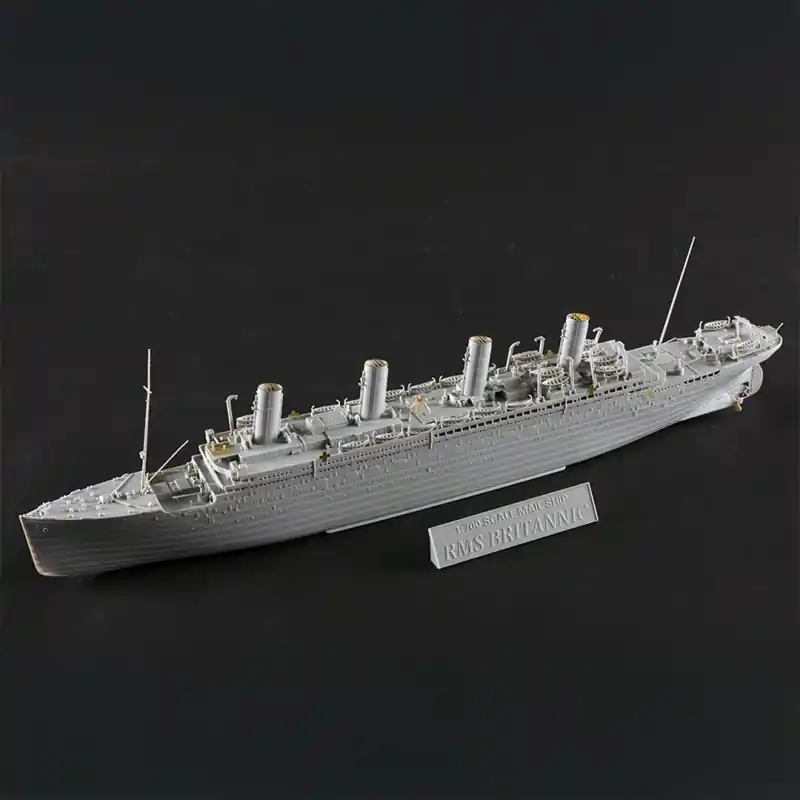 Retour Gratuit Maquette de Bateau en plastique H.M.H.S BRITANNIC 1 700