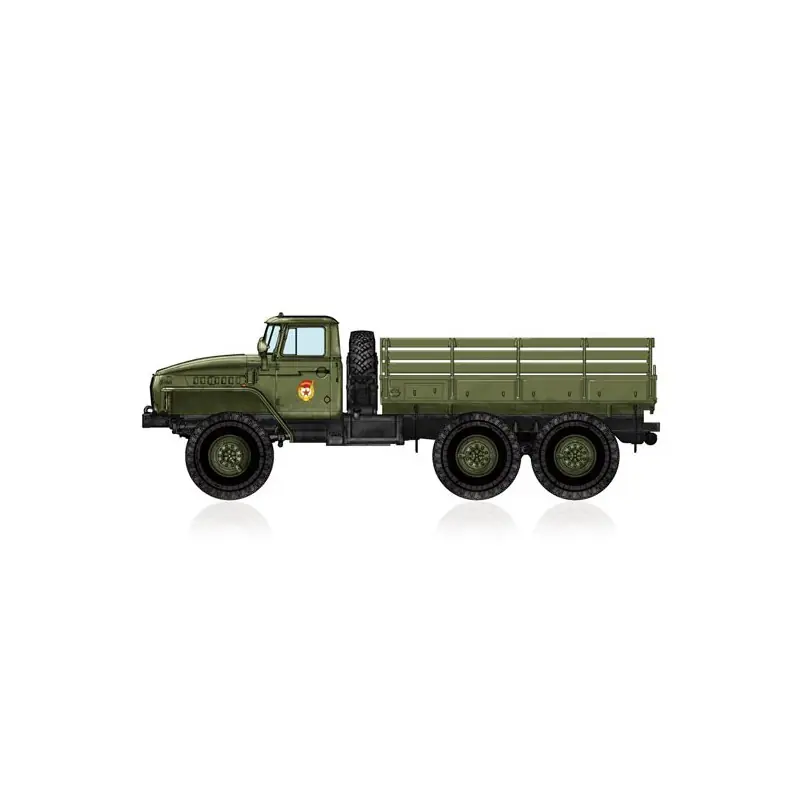 Maquette de camion en plastique Russian URAL-4320 Truck 1/72 Prix Cassé