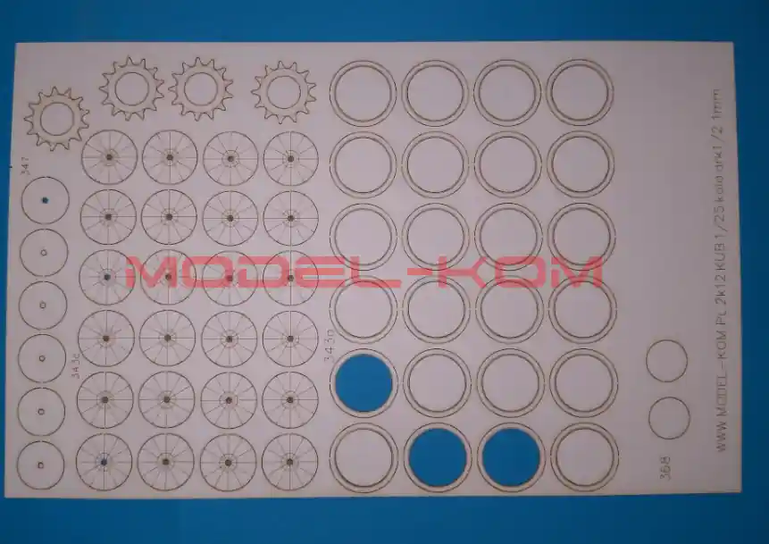 Model-Kom 1-2024-AKC06 2K12 KUB - Laser Cut Wheels Must-Have