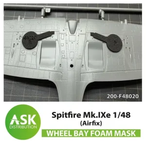 Expédié Aujourd'hui NEW! Art Scale Kit F48020 Spitfire Mk.IXe - FOAM Flexible Wheel Bay Mask (For Airfix)