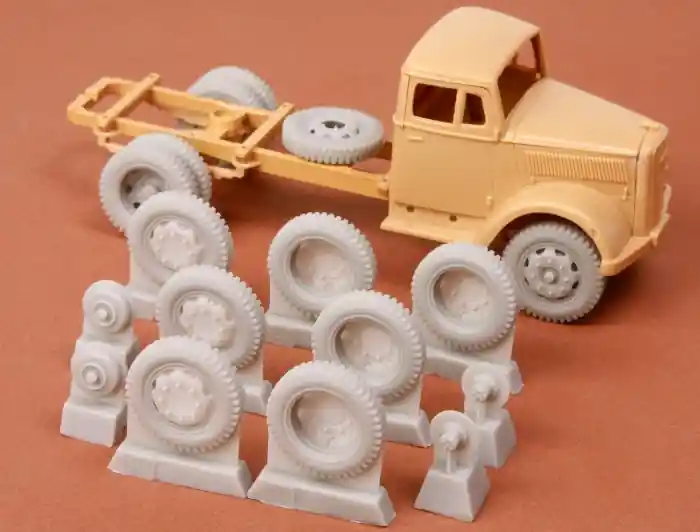 Solde SBS Model 48036 Kfz.385 Opel Blitz wheel set (late 8-bolt type)