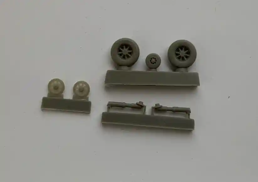 Pilot Replicas 48R015 SAAB J/A/S 29 Tunnan - Main and Nose Wheel Set (incl landing gear) Prix Cassé