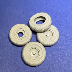 Commander Vite Resicast 352441 Good Year wheels for Tamiya LRDG Kits